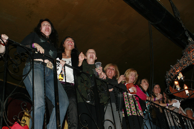 BurnFoundation > Bachelor Auction 2008 photo